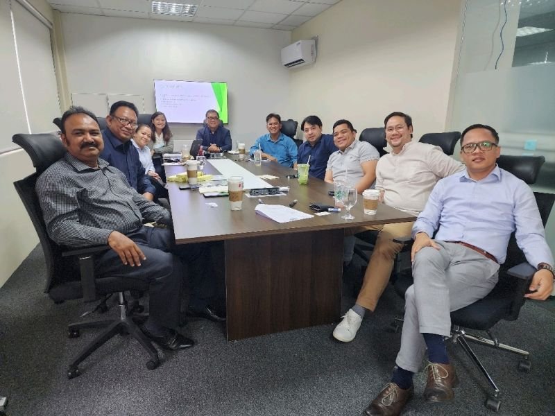Dreamax team in a planning meeting